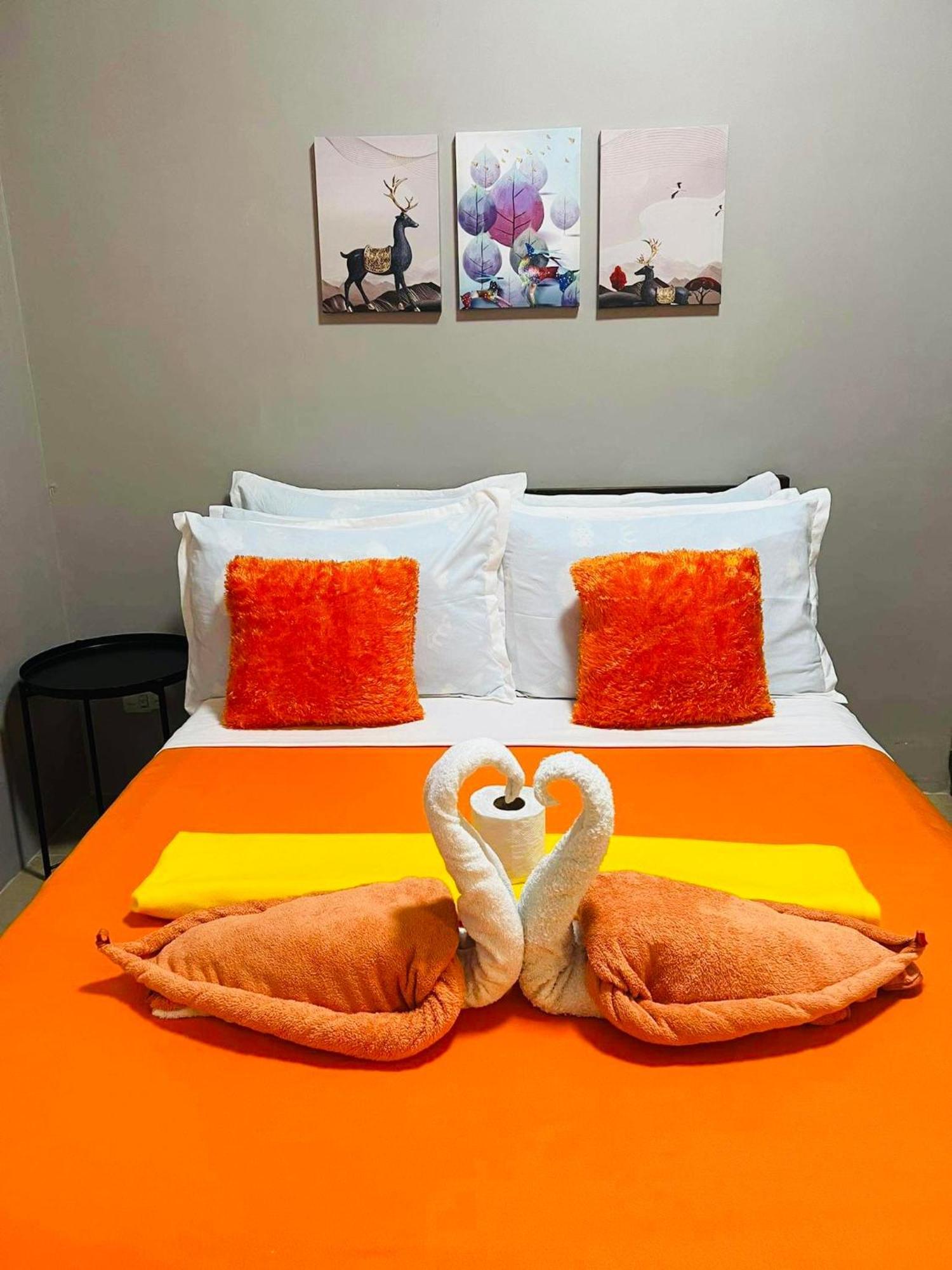 One Palm Tree Villas Condominium - Studio 10O With Balcony - Across Terminal 3 Airport 马尼拉 外观 照片
