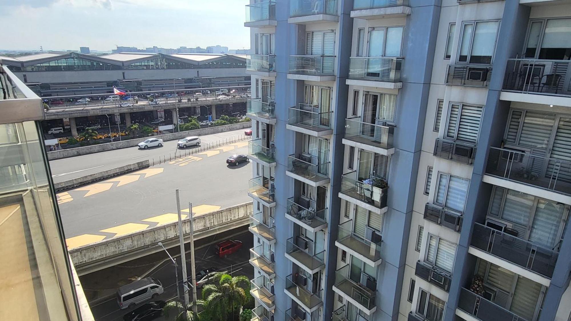 One Palm Tree Villas Condominium - Studio 10O With Balcony - Across Terminal 3 Airport 马尼拉 外观 照片