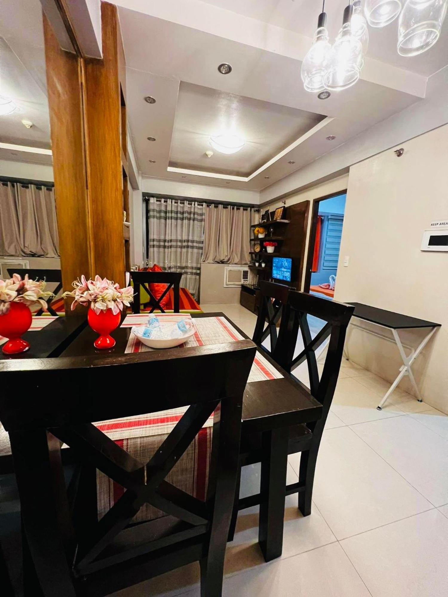 One Palm Tree Villas Condominium - Studio 10O With Balcony - Across Terminal 3 Airport 马尼拉 外观 照片