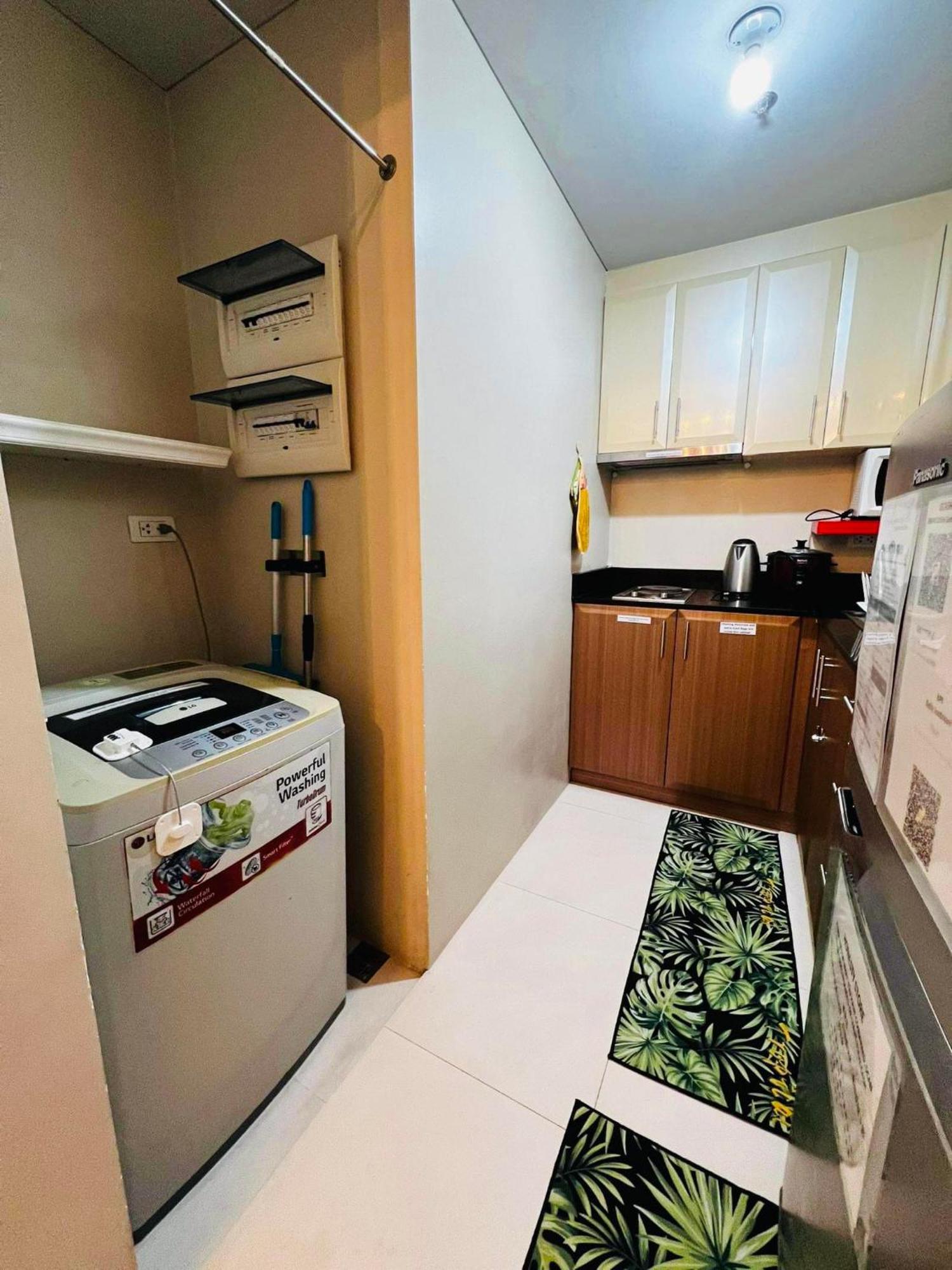 One Palm Tree Villas Condominium - Studio 10O With Balcony - Across Terminal 3 Airport 马尼拉 外观 照片
